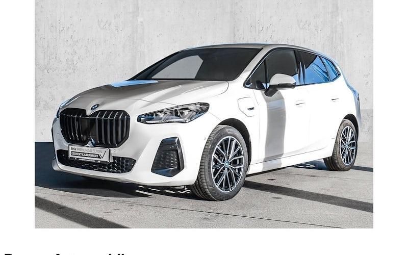 Gebraucht BMW 225 Active Tourer Luxury Line 245 PS (180 kW) 2022 Weiß Van / Kleinbus