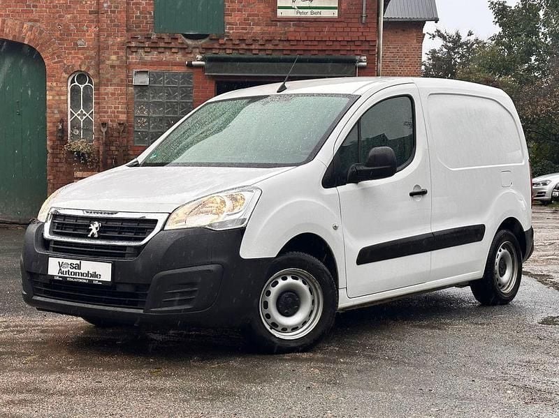 Weiß Gebraucht 2016 Peugeot Partner Comfort Van / Kleinbus | 5.799 € (Fairer Preis) - Bild 1/4