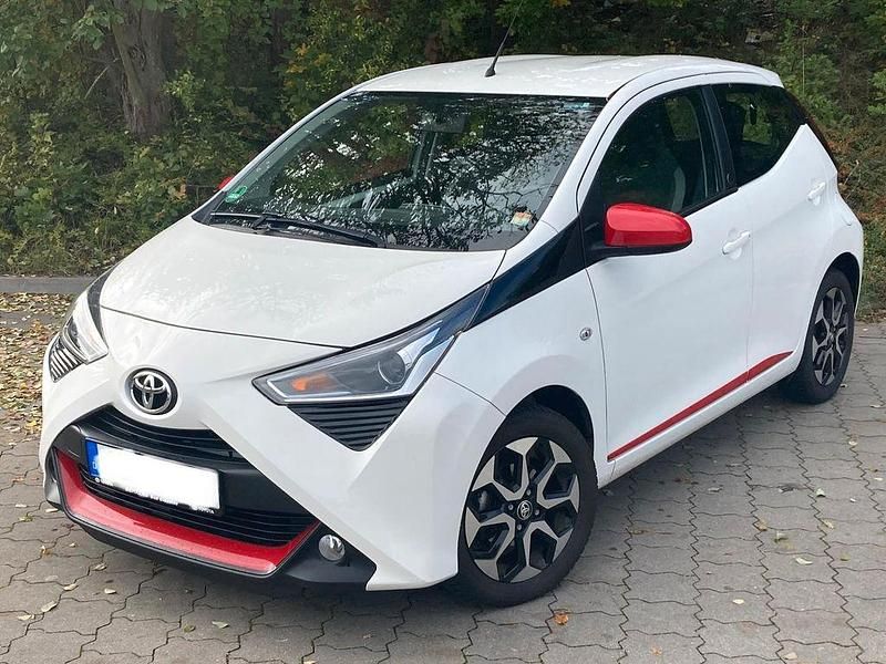Gebraucht Toyota Aygo 72 PS (52 kW) 2020 Weiß Kleinwagen