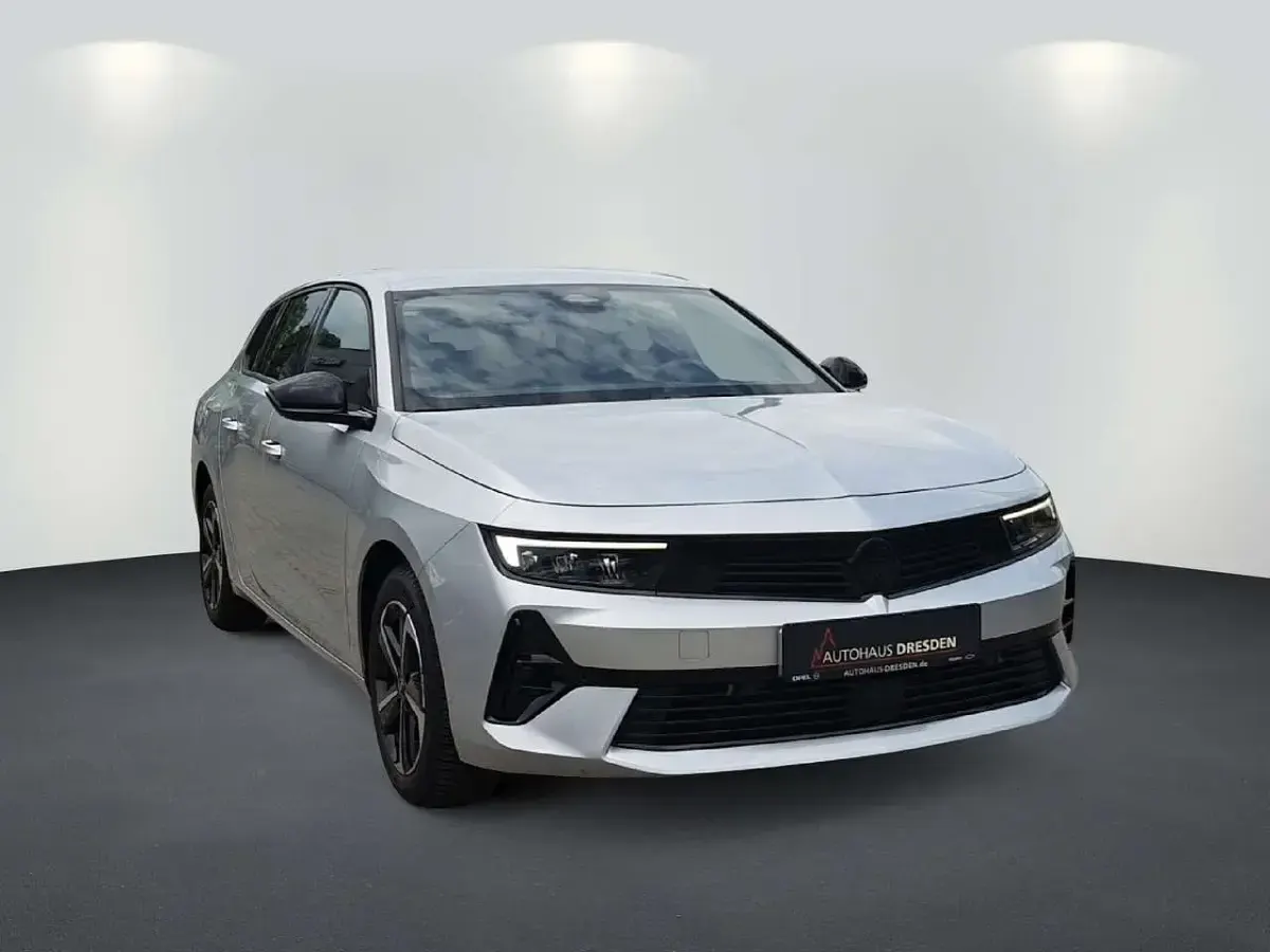 Gebraucht Opel Astra 131 PS (96 kW) 2025 Kristall silber (metallic) Kleinwagen