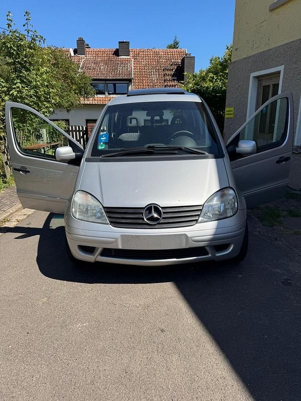 Silber Gebraucht 2003 Mercedes Vaneo Van / Kleinbus | 1.200 € (Fairer Preis) - Bild 1/4