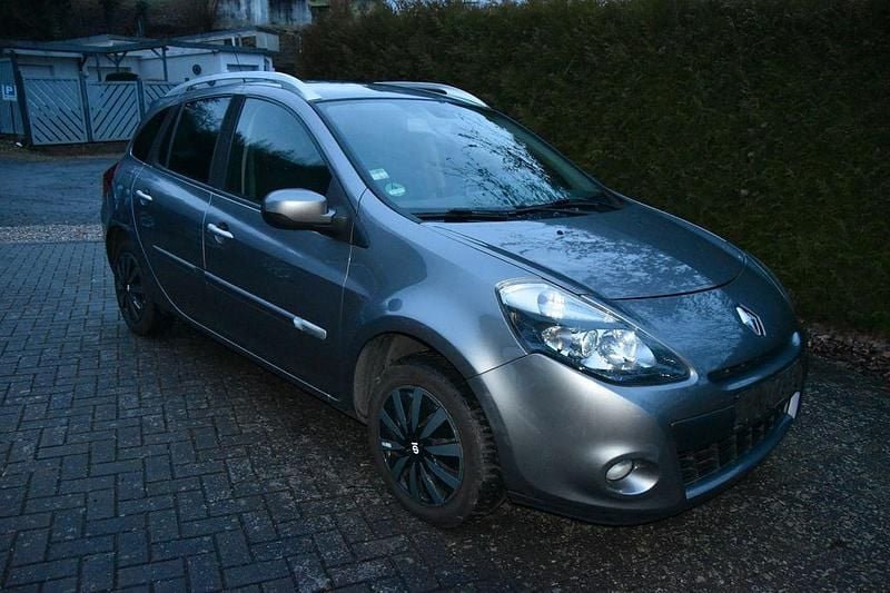 Grau Gebraucht 2010 Renault Clio II Luxe Limousine | 3.999 € (Guter Preis) - Bild 1/4
