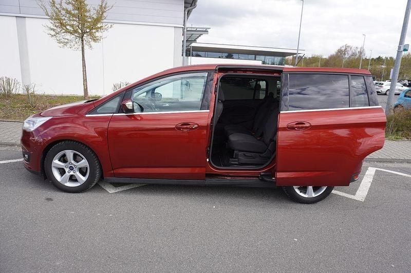 Gebraucht Ford Grand C-Max 150 PS (110 kW) 2017 Rot Van / Kleinbus
