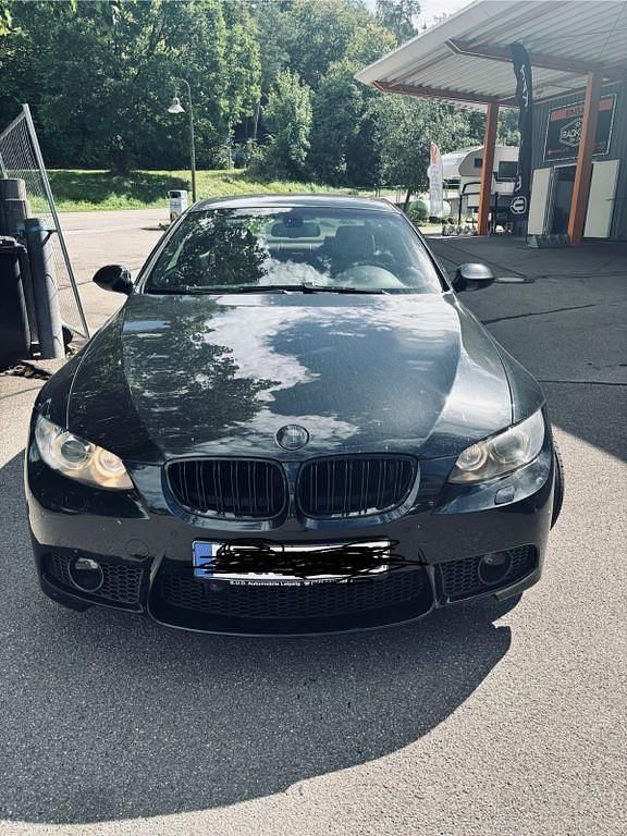 Schwarz Gebraucht 2007 BMW 330 Performance Coupé | 9.900 € (Guter Preis) - Bild 1/3