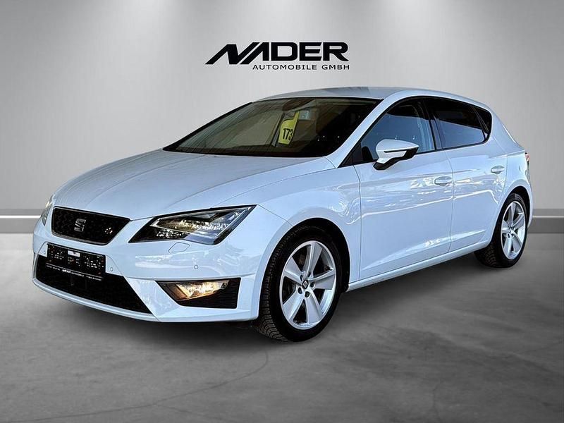 Weiß Gebraucht 2015 Seat Leon FR Limousine | 16.990 € - Bild 1/4