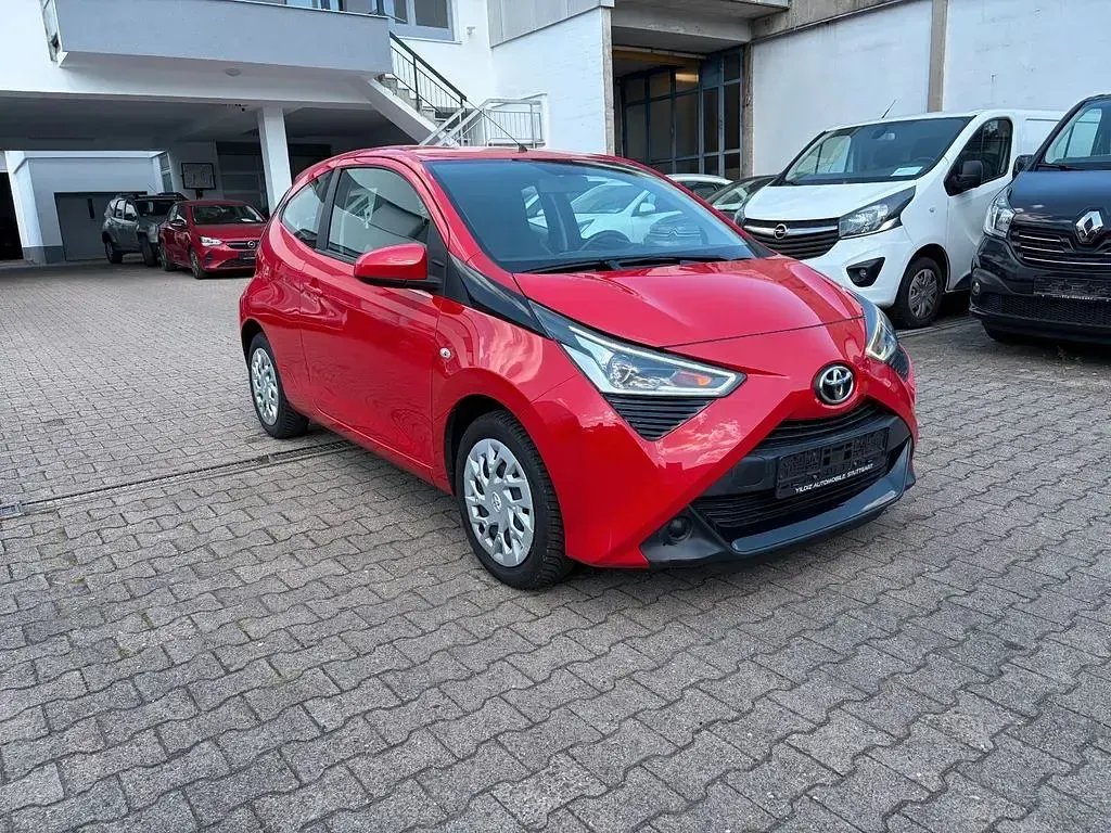 Gebraucht Toyota Aygo X-play 72 PS (52 kW) 2019 Rot Kleinwagen