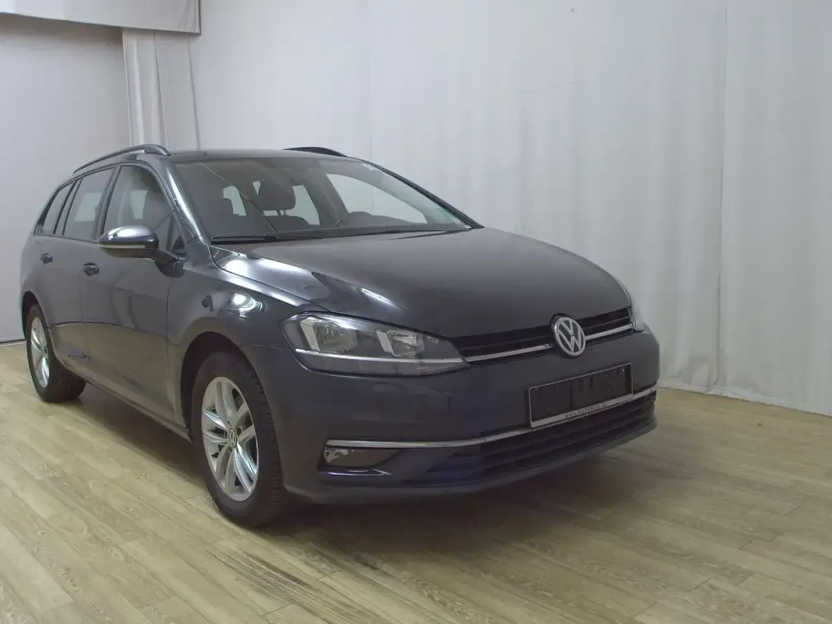 Gebraucht VW Golf VII Comfortline 116 PS (85 kW) 2019 Grau Kombi