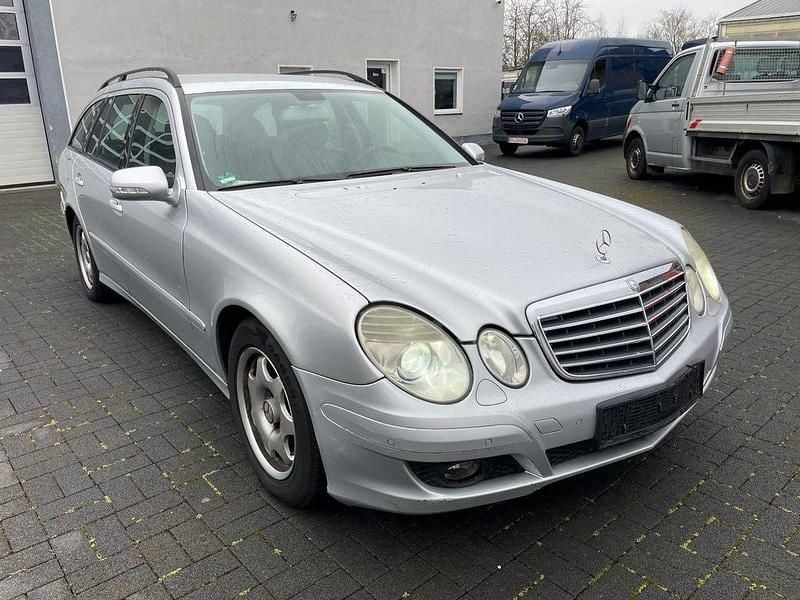 Gebraucht Mercedes E220 170 PS (125 kW) 2007 Silber Kombi