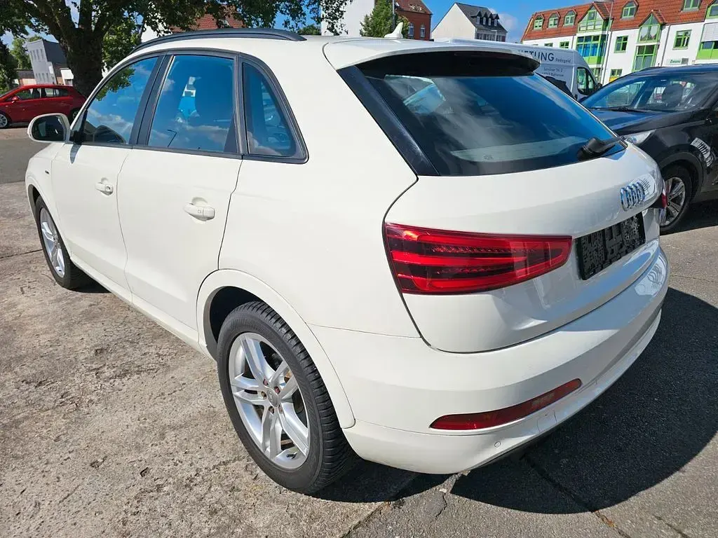 Gebraucht Audi Q3 Sport 170 PS (125 kW) 2013 Amalfiweiss SUV