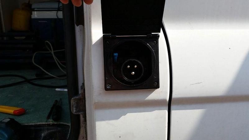 Second-hand Renault Trafic 101 CP (74 kW) 2006 Alb Monovolum