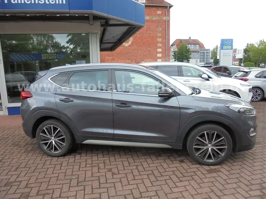 Gebraucht Hyundai Tucson Passion Plus 136 PS (100 kW) 2018 Grau SUV