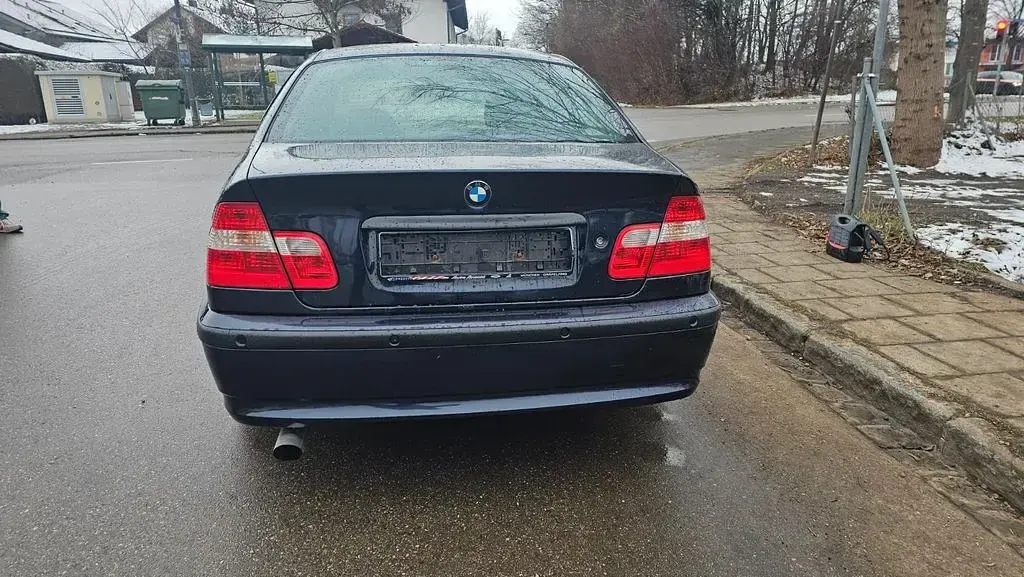 Gebraucht BMW 318 Sport Line 143 PS (105 kW) 2003 Blau Limousine