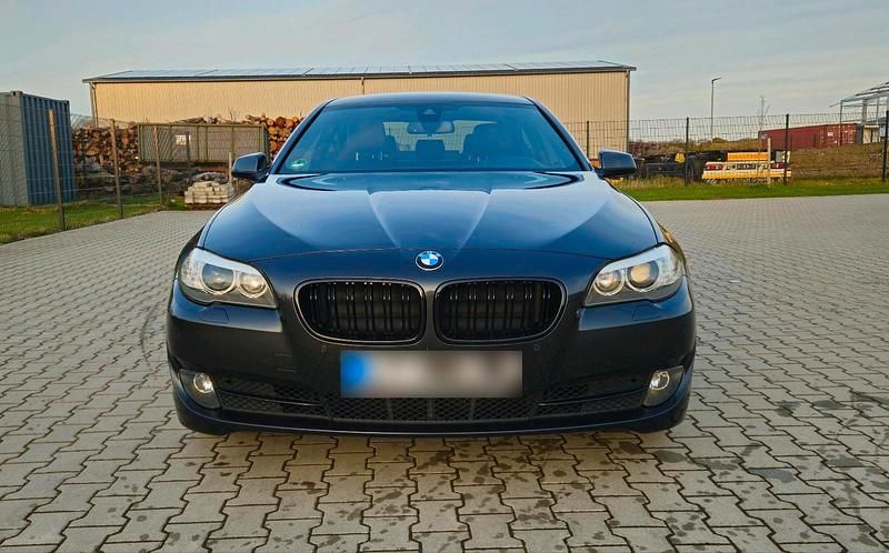 Gebraucht BMW 520 184 PS (135 kW) 2012 Grau Limousine