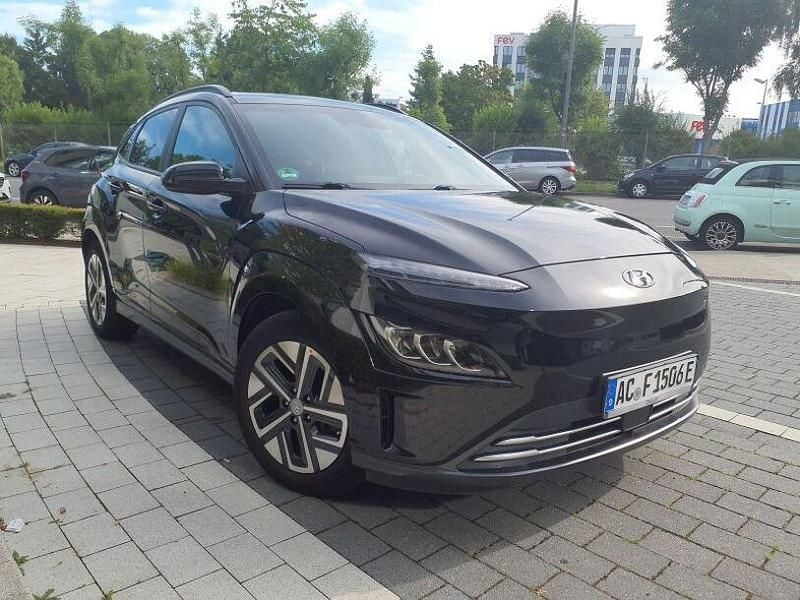 Schwarz Gebraucht 2022 Hyundai Kona Trend SUV | 19.000 € (Guter Preis) - Bild 1/3