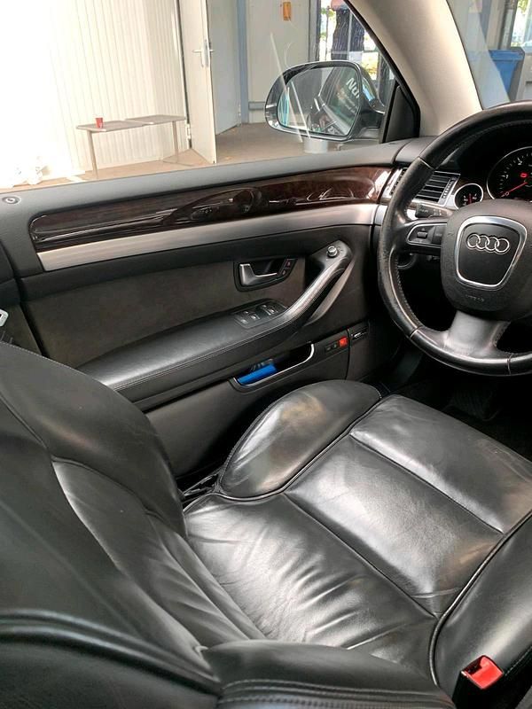 Gebraucht Audi A8 232 PS (170 kW) 2008 Schwarz Limousine