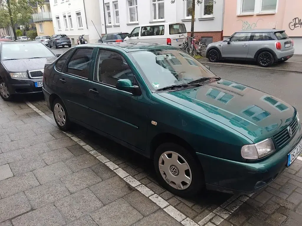 Usata VW Polo Classicline 60 CV (44 kW) 2000 Verde Berlina