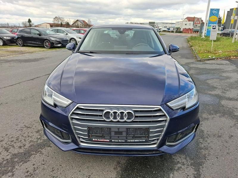 Gebraucht Audi A4 Sport 190 PS (139 kW) 2019 Blau Limousine
