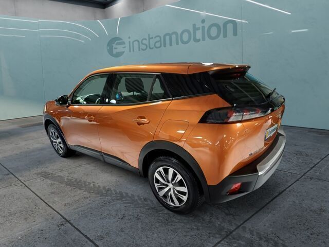 Second-hand Peugeot e-2008 Active 100 kW (136 CP) 2022 Portocaliu SUV