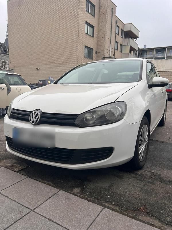 Gebraucht VW Golf 80 PS (58 kW) 2010 Weiß Coupé