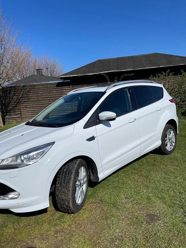 Gebraucht Ford Kuga 163 PS (119 kW) 2014 Weiß SUV