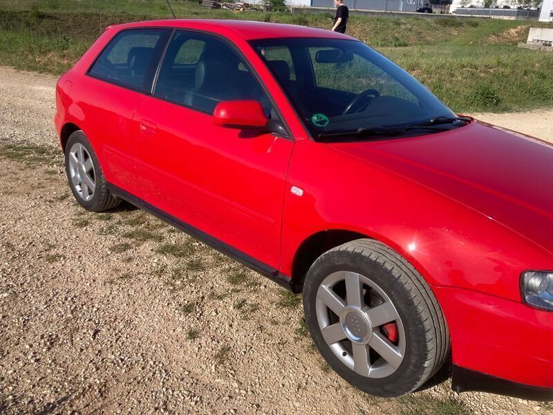 Rot Gebraucht 2003 Audi A3 Ambition Limousine | 2.100 € (Fairer Preis) - Bild 1/4