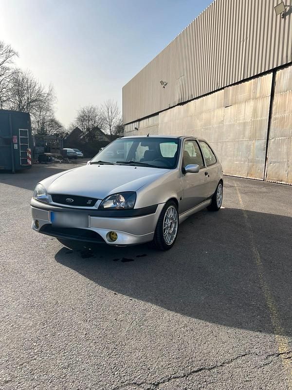 Gebraucht Ford Fiesta Sport 103 PS (75 kW) 2000 Silber Kleinwagen