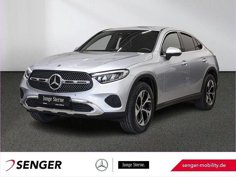 Silber Gebraucht 2023 Mercedes GLC220 Avantgarde Coupé | 58.290 € (Teuer) - Bild 1/3