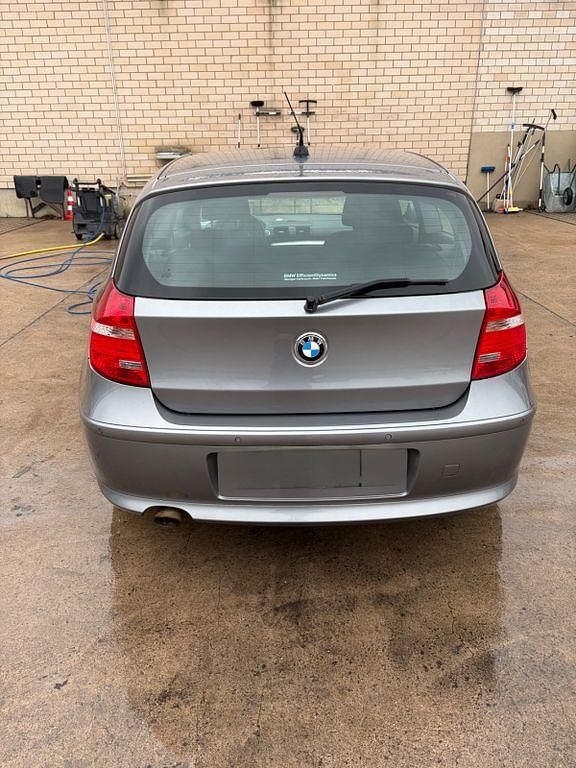 Gebraucht BMW 118 143 PS (105 kW) 2011 Grau Kleinwagen