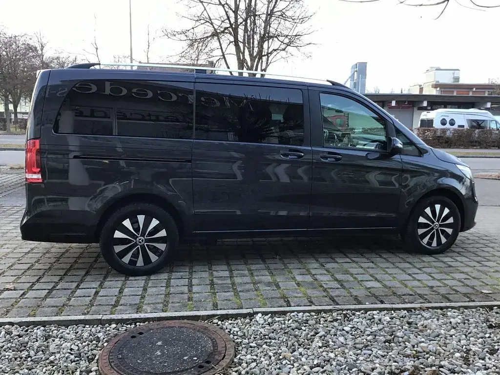 Gebraucht Mercedes V250 Sport 190 PS (139 kW) 2023 Grau Van / Kleinbus