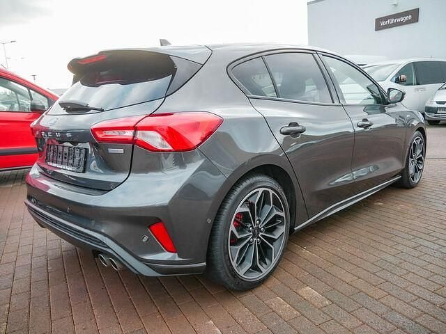 Używany Ford Focus ST-Line 120 KM (88 kW) 2018 Szary Sedan/Limuzyna