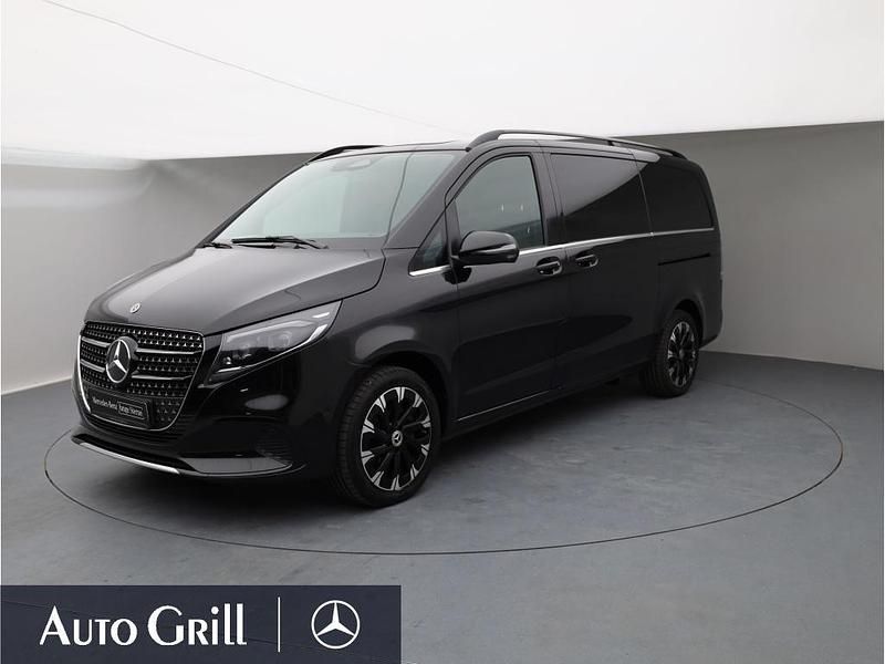 Obsidianschwarz metallic Gebraucht 2024 Mercedes V220 Van / Kleinbus | 67.980 € - Bild 1/4