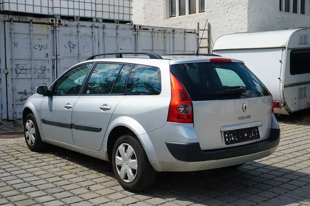 Gebraucht Renault Mégane II Dynamique 98 PS (72 kW) 2005 Silber Limousine
