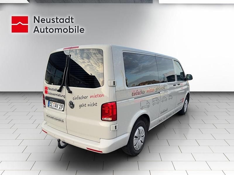 Gebraucht VW Caravelle Trendline 150 PS (110 kW) 2024 Grau Van