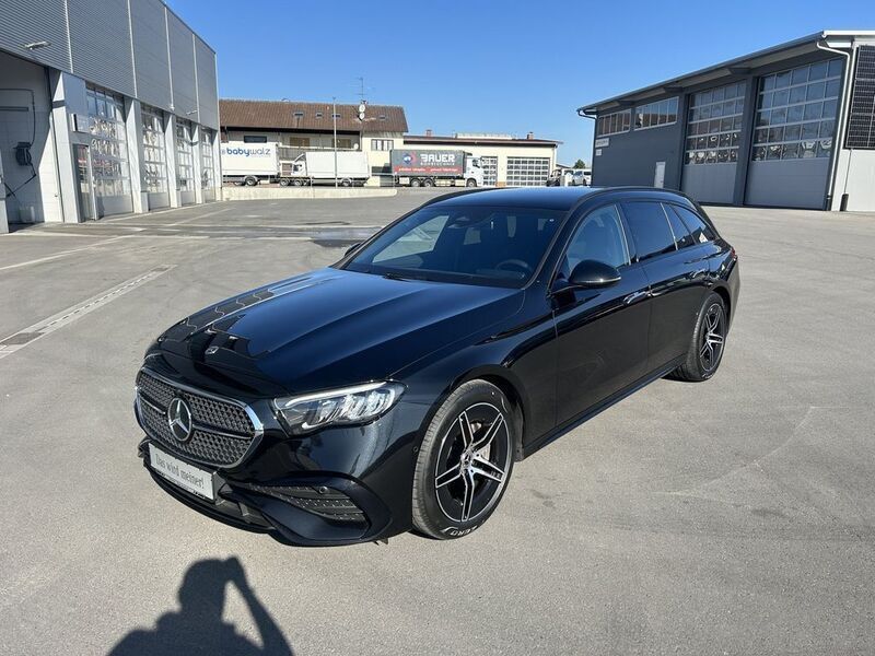 Schwarz Gebraucht 2023 Mercedes E220 AMG Limousine | 45.950 € (Guter Preis) - Bild 1/4