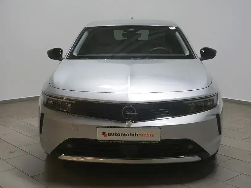 Używany Opel Astra Elegance 131 KM (96 kW) 2023 Srebrny Hatchback
