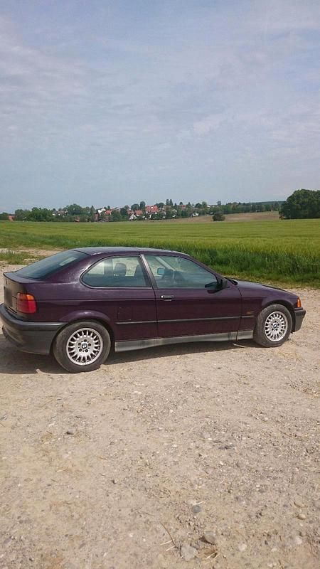 Gebraucht BMW 318 118 PS (86 kW) 1994 Rot Coupé