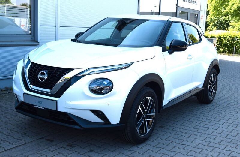 White / qbeg Gebraucht 2025 Nissan Juke N-Connecta SUV | 23.990 € (Teuer) - Bild 1/4