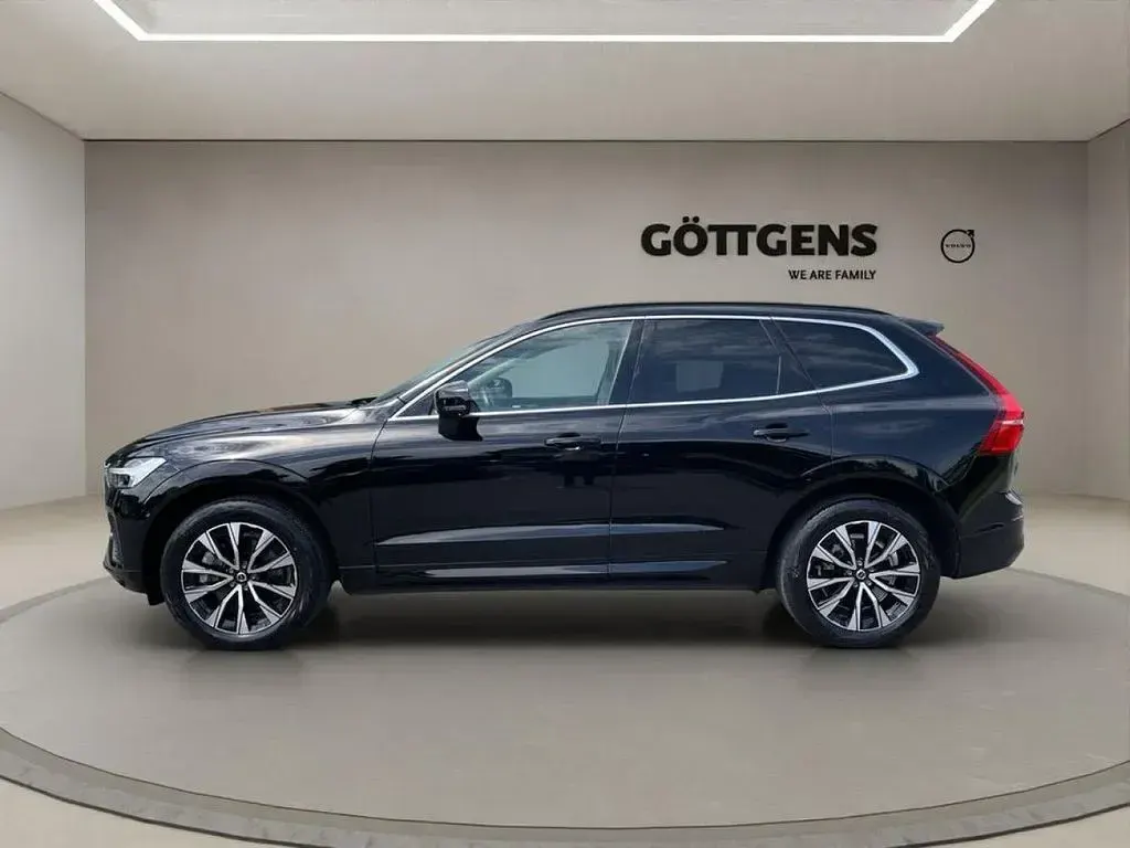 Gebraucht Volvo XC60 Core 197 PS (144 kW) 2023 Schwarz SUV