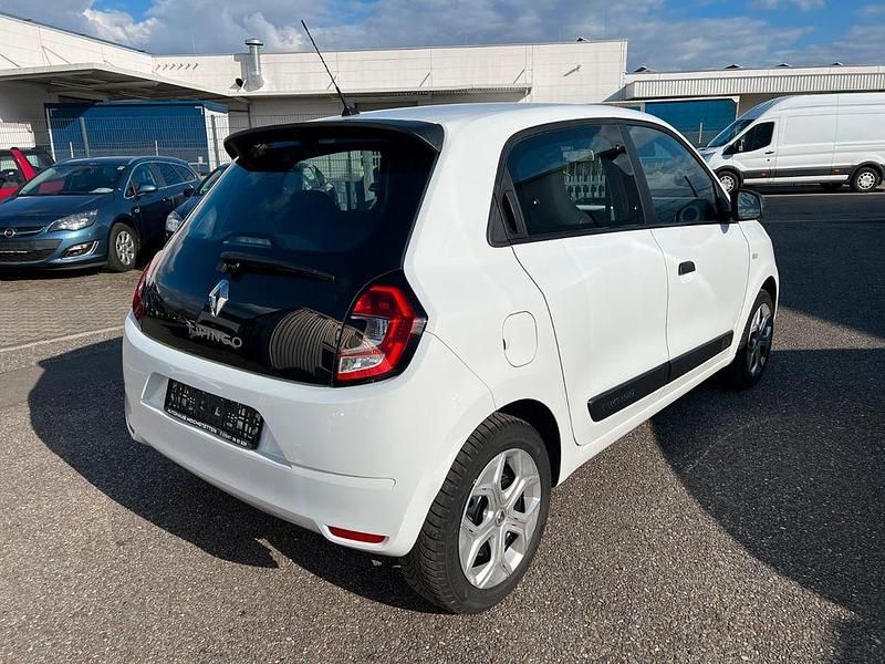 Gebraucht Renault Twingo Life 65 PS (47 kW) 2021 Weiß Kleinwagen