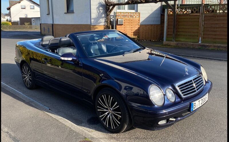 Blau Gebraucht 2002 Mercedes CLK230 Avantgarde Cabrio | 10.200 € (Teuer) - Bild 1/4