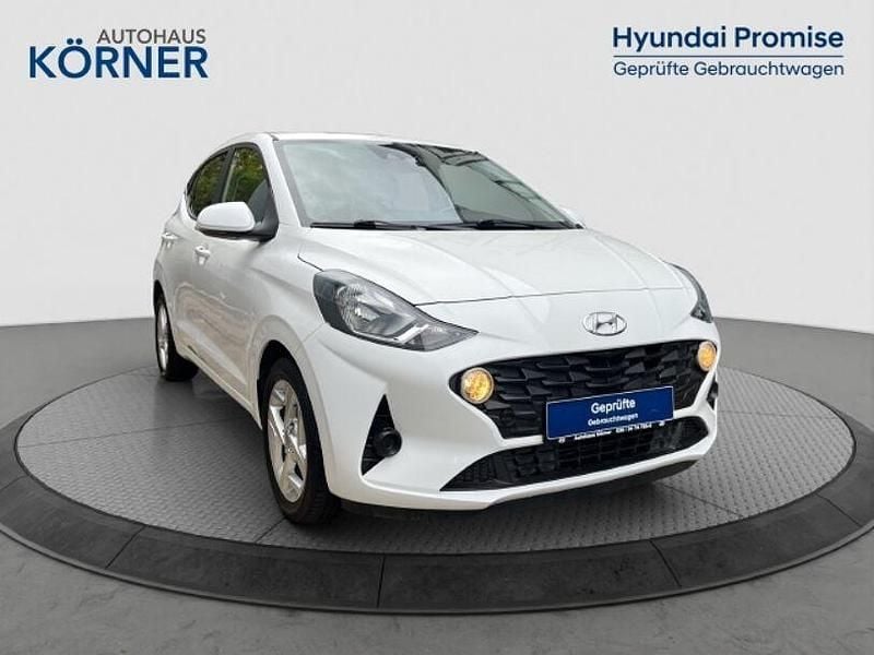 Gebraucht Hyundai i10 Trend 67 PS (49 kW) 2021 Weiss Kleinwagen