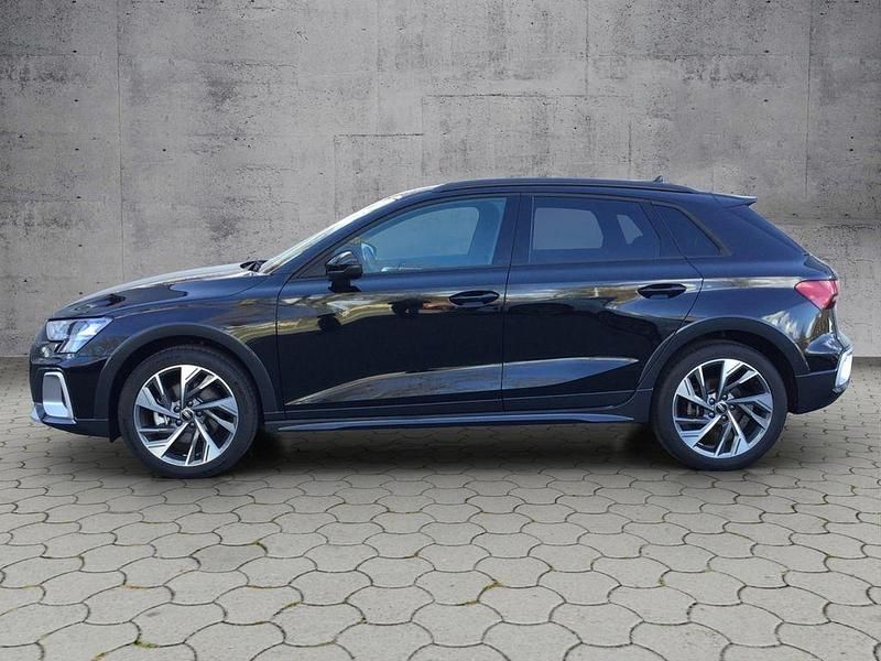 Gebraucht Audi A3 Ambiente 150 PS (110 kW) 2024 Mythosschwarz metallic Limousine