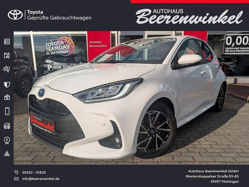040 schneeweiß Gebraucht 2023 Toyota Yaris Team Limousine | 19.450 € (Fairer Preis) - Bild 1/4