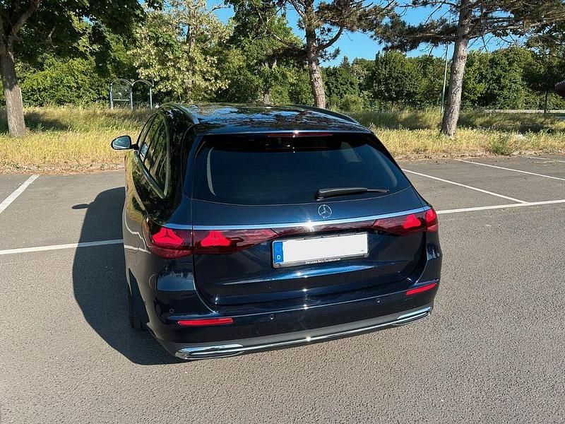 Gebraucht Mercedes E200 Advanced 204 PS (150 kW) 2024 Blau Limousine