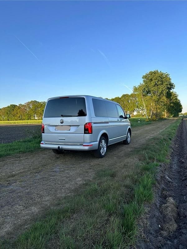 Gebraucht VW Multivan Generation Six 150 PS (110 kW) 2020 Silber Van