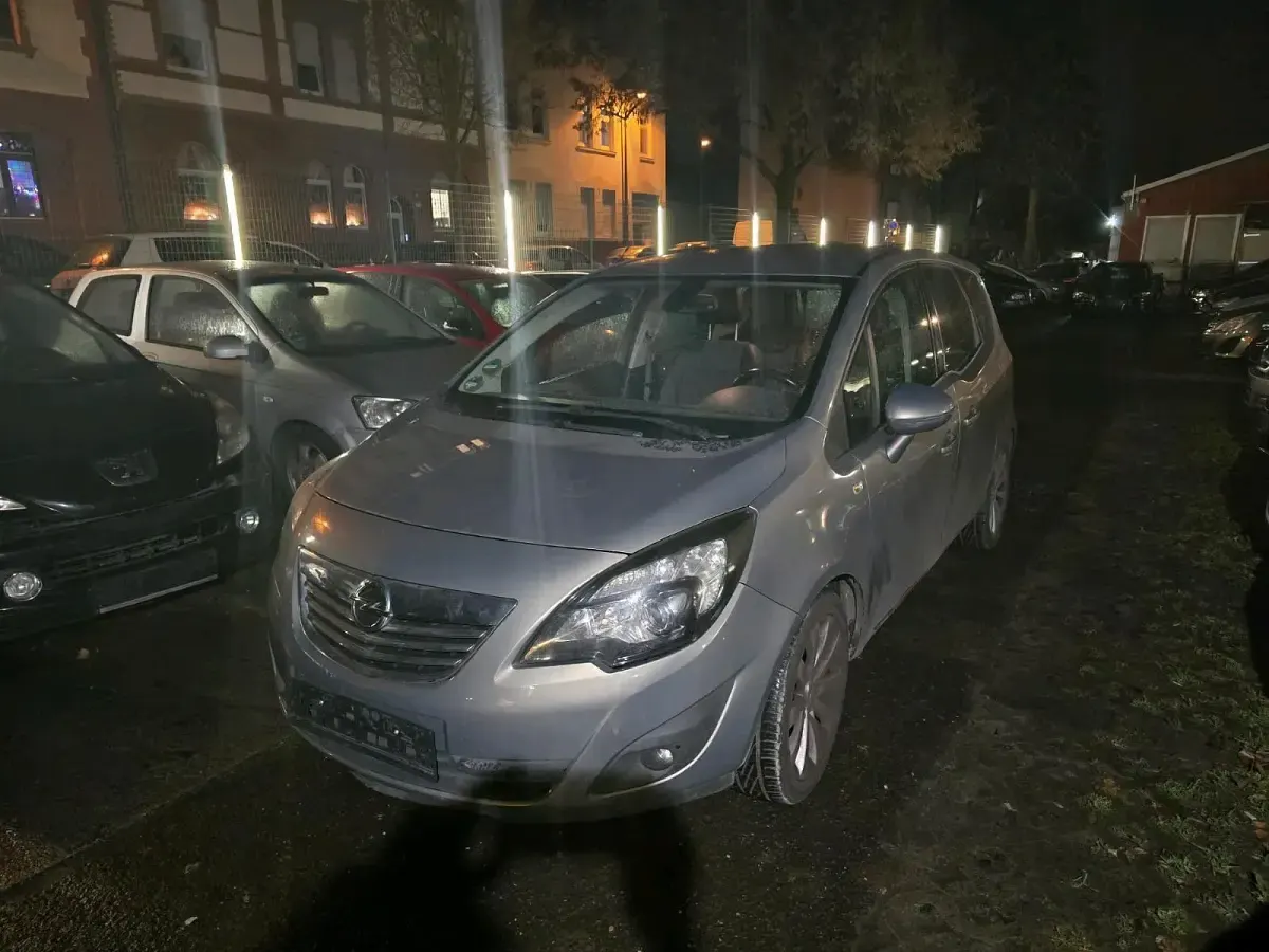 Gebraucht Opel Meriva 140 PS (102 kW) 2013 Gold Van / Kleinbus