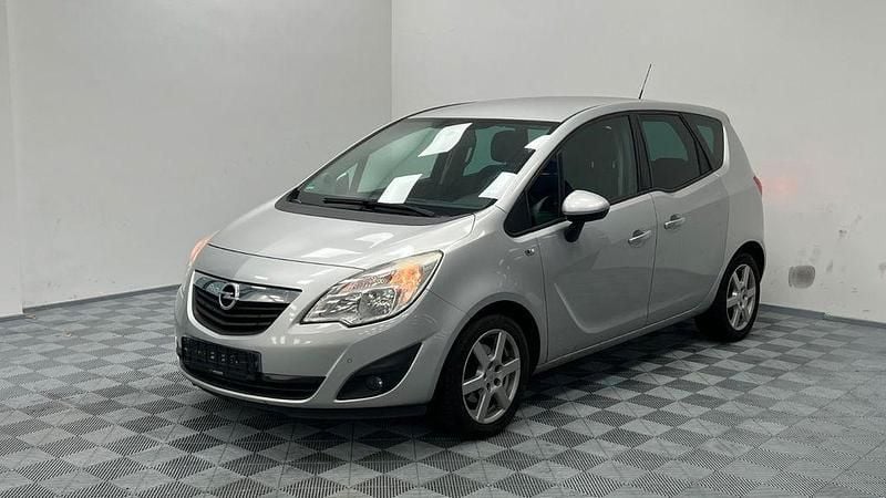 Gebraucht Opel Meriva Design Edition 120 PS (88 kW) 2011 Silber Van / Kleinbus
