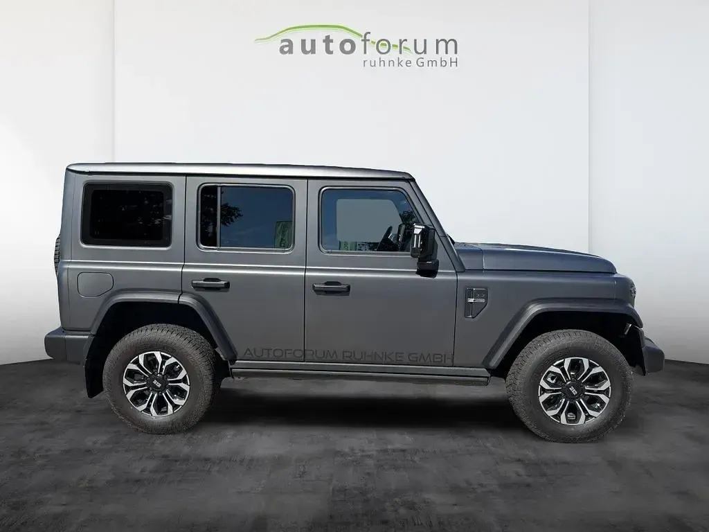 Gebraucht BAW 212 166 PS (122 kW) 2026 Grau SUV