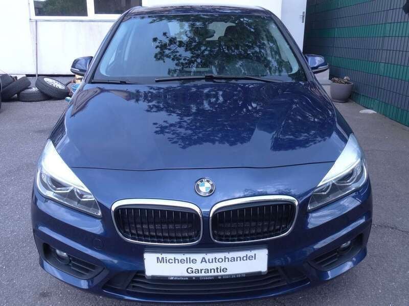 Mediterranblau Gebraucht 2017 BMW 218 Advantage Van / Kleinbus | 12.900 € (Fairer Preis) - Bild 1/4