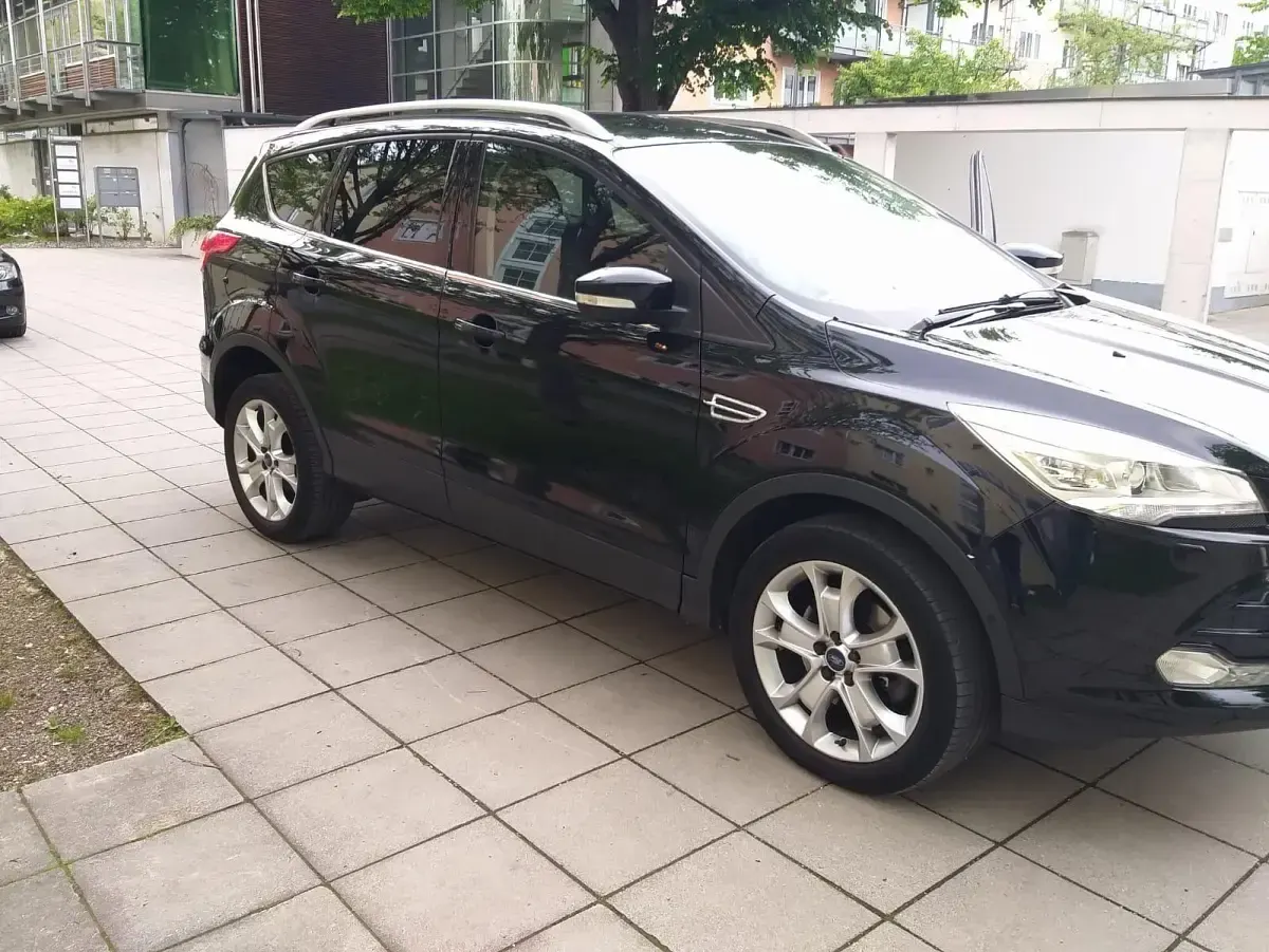 Gebraucht Ford Kuga 103 PS (75 kW) 2014 Schwarz SUV